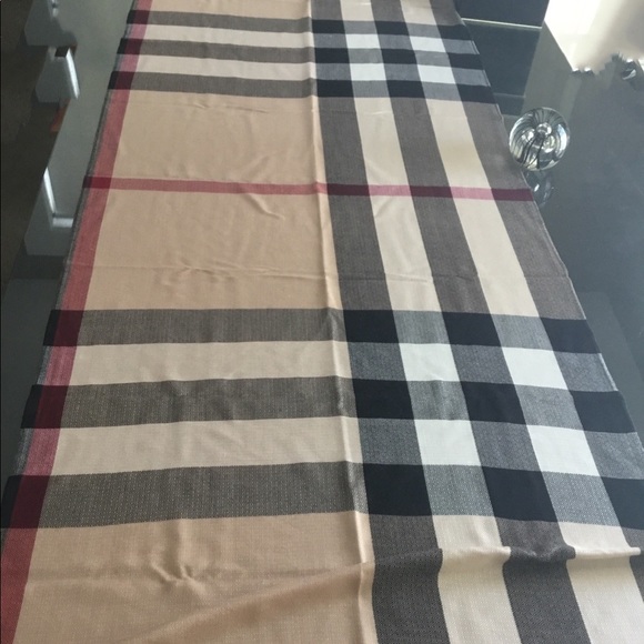 Burberry Scarf - Picture 4 of 4